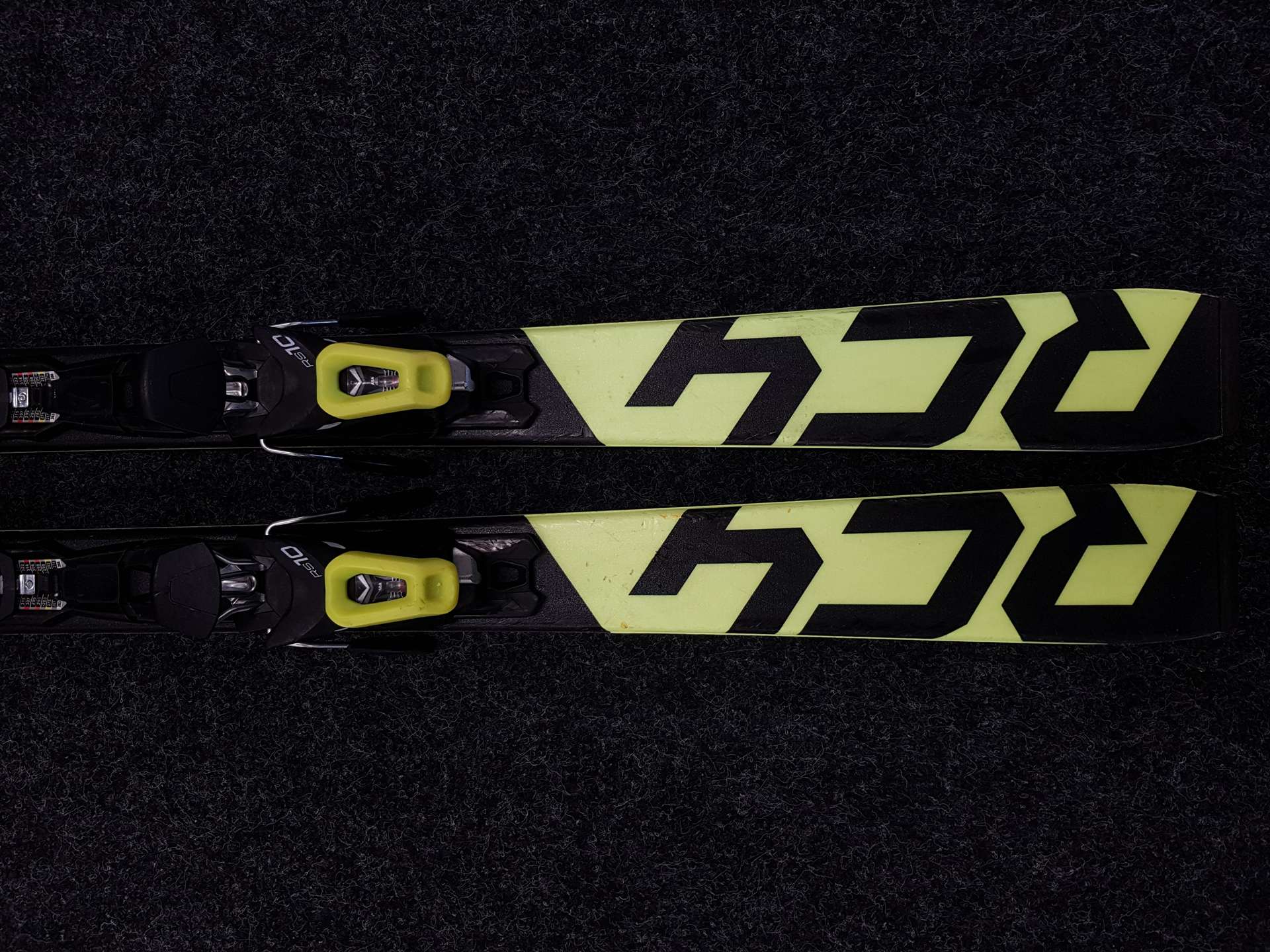 Schiuri FISCHER RC4 XTR SPEED folosite + legături Fischer RS10