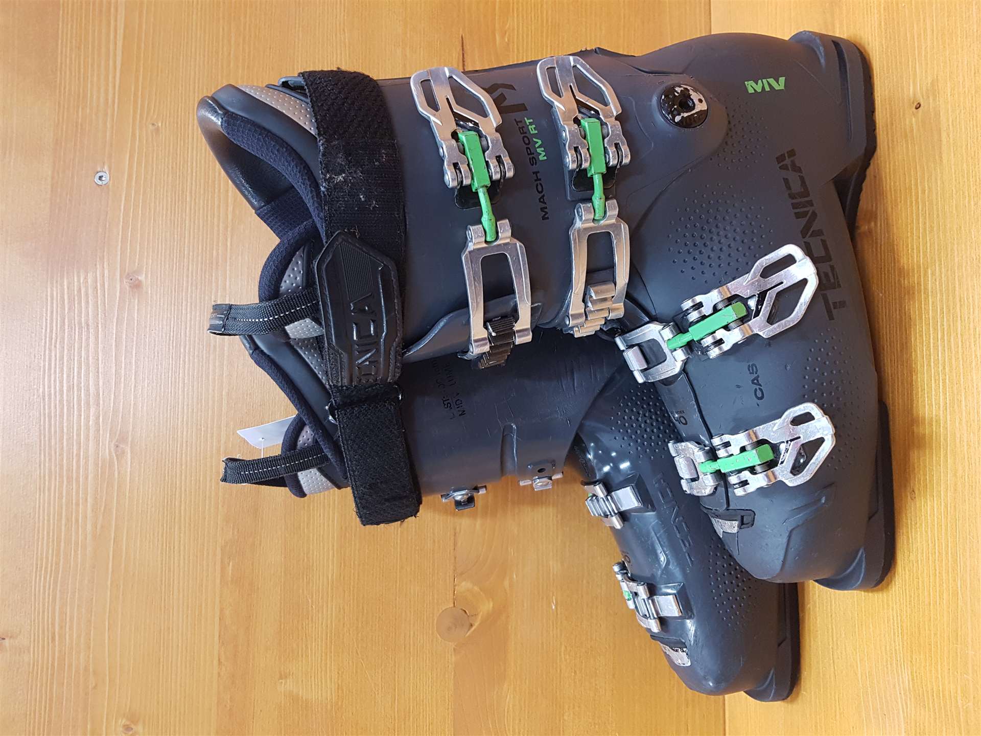 Použité lyžiarky TECNICA Mach Sport MV RT 90