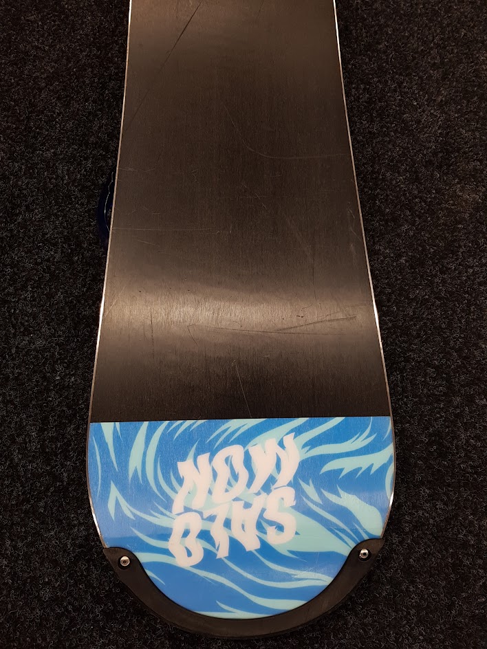 Snowboard SALOMON Liberty d'occasion + fixations Burton taille S/M