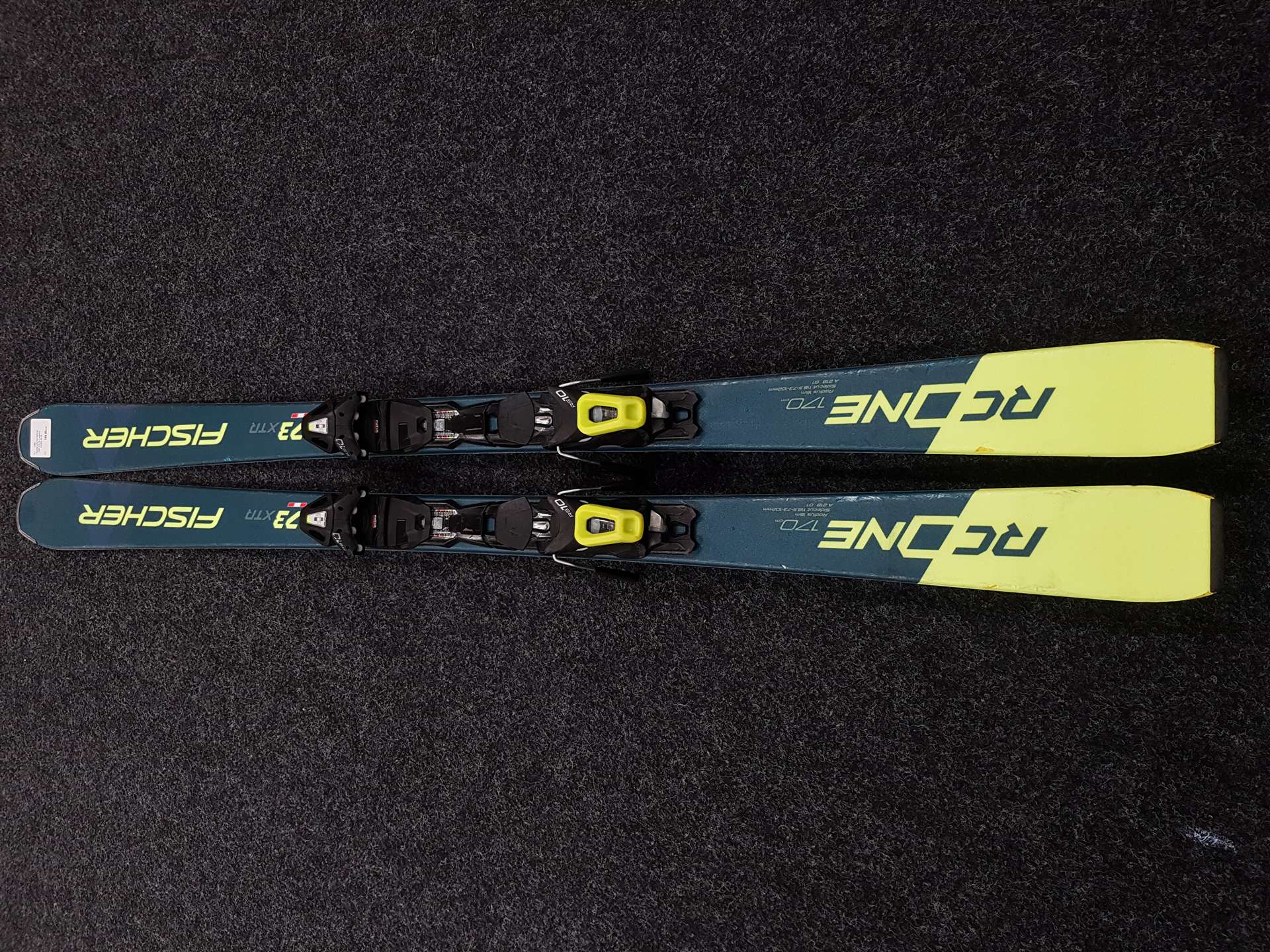 Použité lyže FISCHER RC ONE XTR 73 + viazanie Fischer RS 10