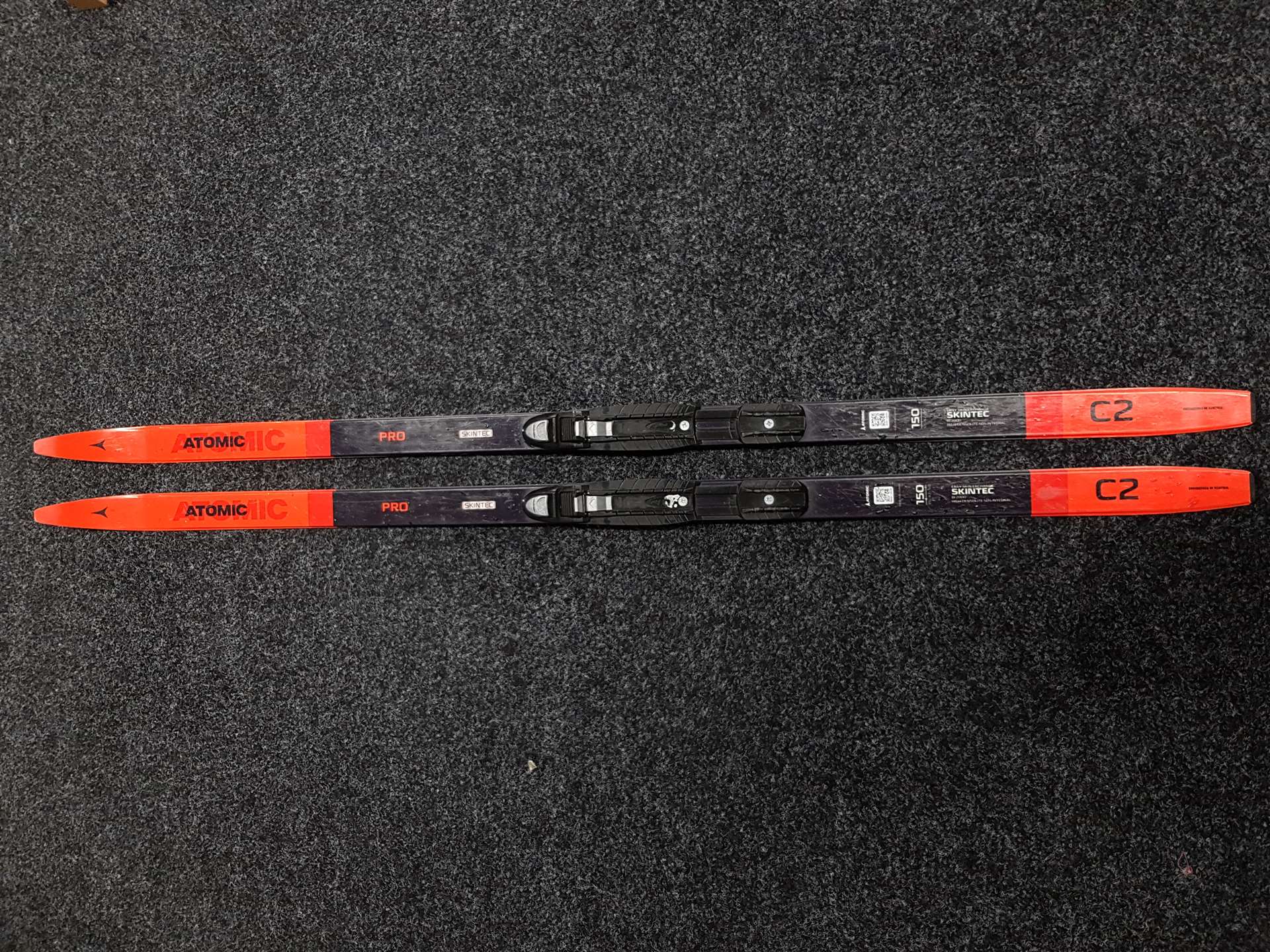 Schiuri de cross-country Atomic Skintec PRO C2 JR folosite + legături NNN Rottefella