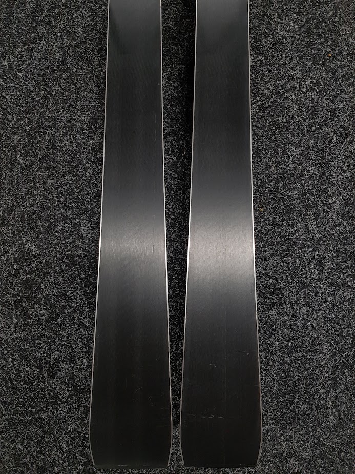 Bazárové lyže  Atomic Redster X9s Ultra Titanium