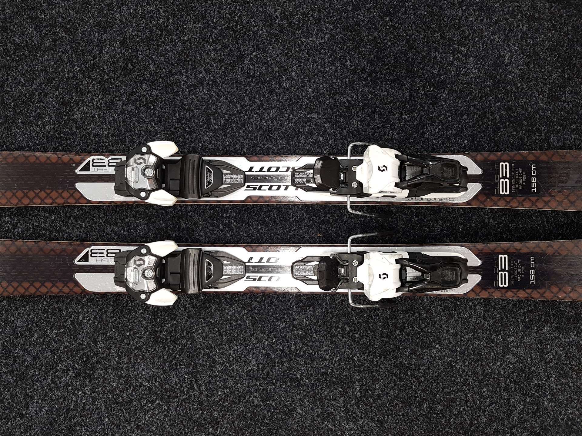 Skis SCOTT Slight 83 d'occasion + fixations Scott Warden 11
