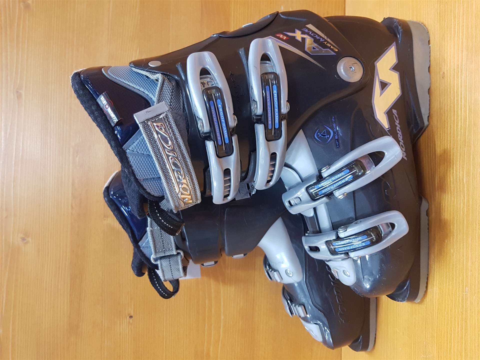 Použité lyžiarky NORDICA AX W