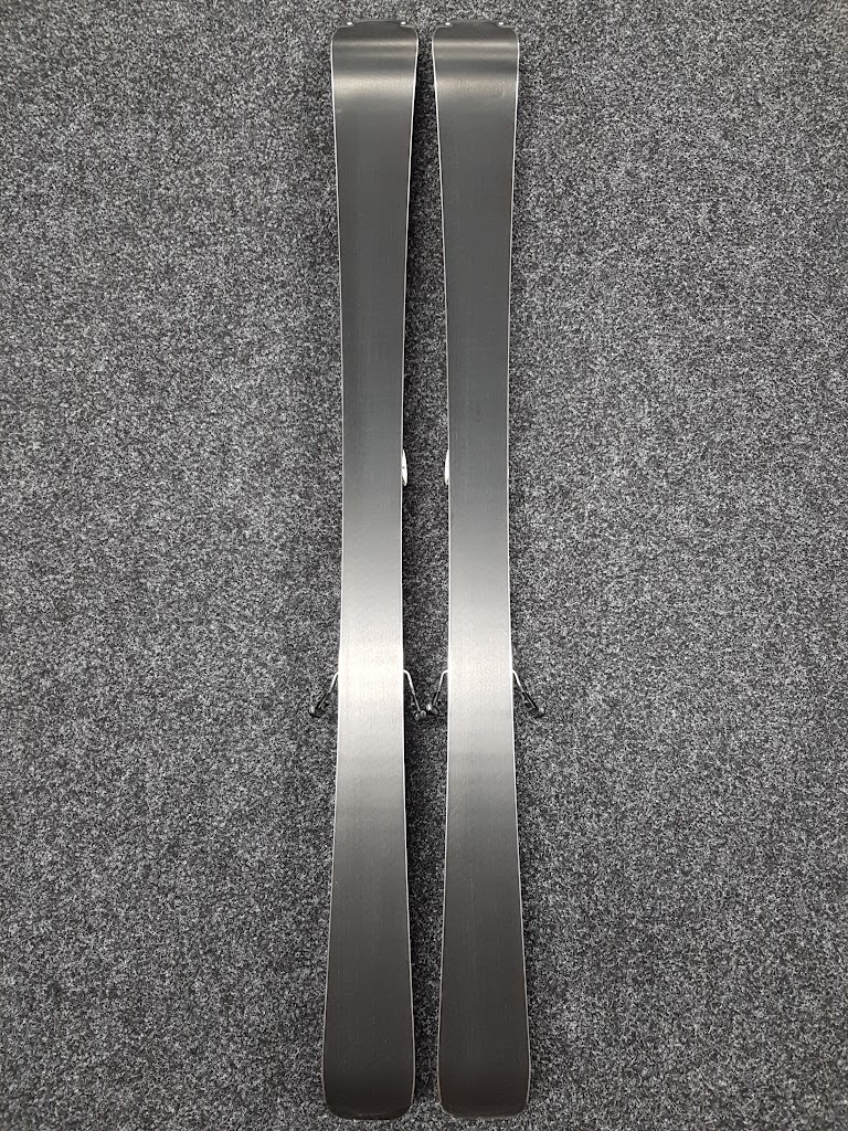 Bazarové lyže VOLKL Deacon 7.4