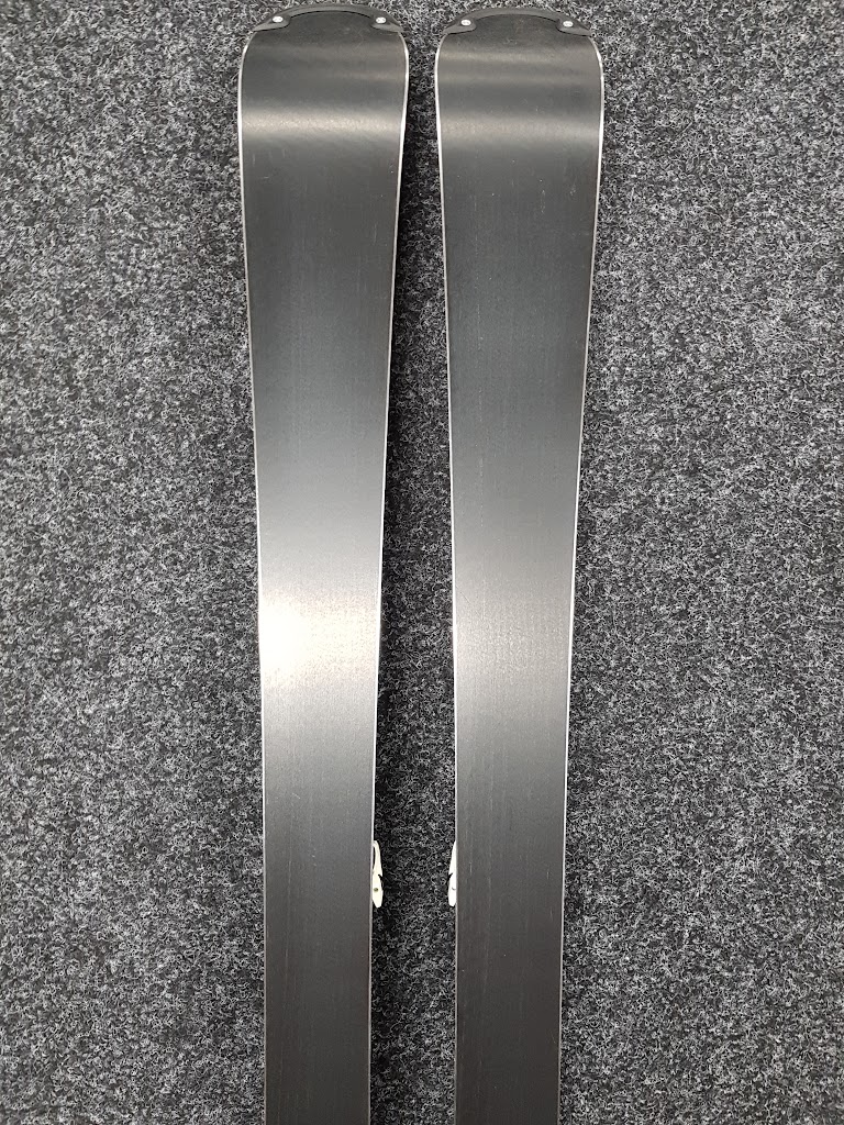 Bazarové lyže VOLKL Deacon 7.4