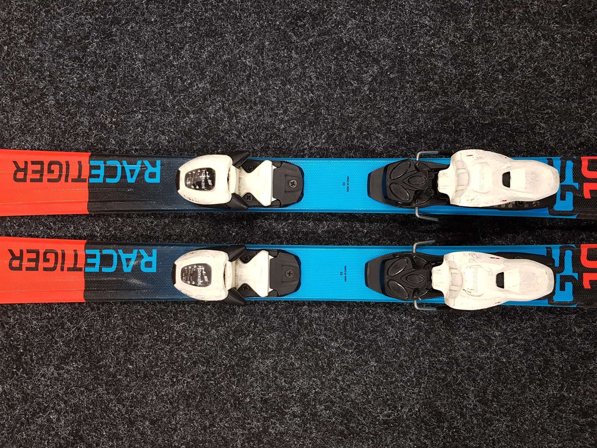 Skis enfant d'occasion VOLKL RACE TIGER GS 10 + fixations Marker 4.5