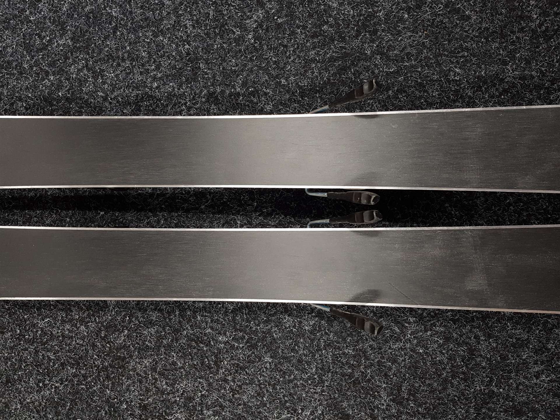 Skis enfant d'occasion VOLKL RACE TIGER GS 10 + fixations Marker 4.5