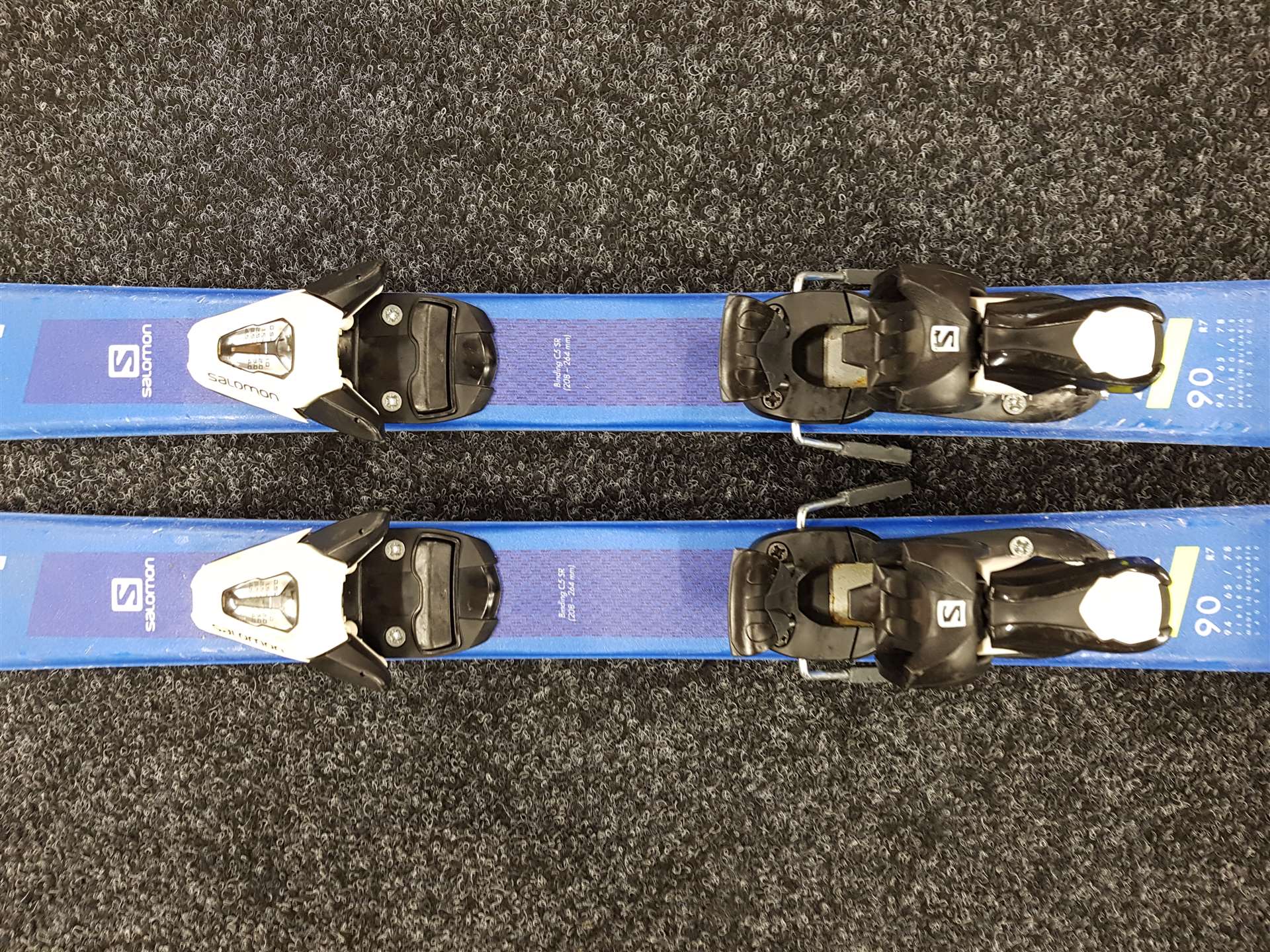 Gebrauchte SALOMON Race-Ski + Salomon 5-Bindungen