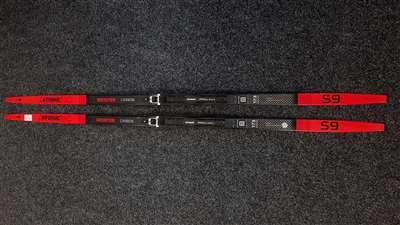 Skis de fond Atomic Redster Carbon S9 + fixations NNN Atomic