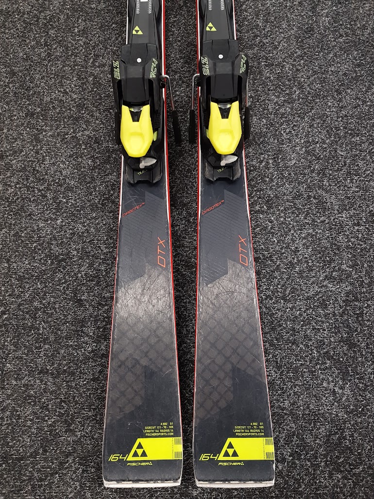 Bazaar Ski Fischer RC4 The Curv