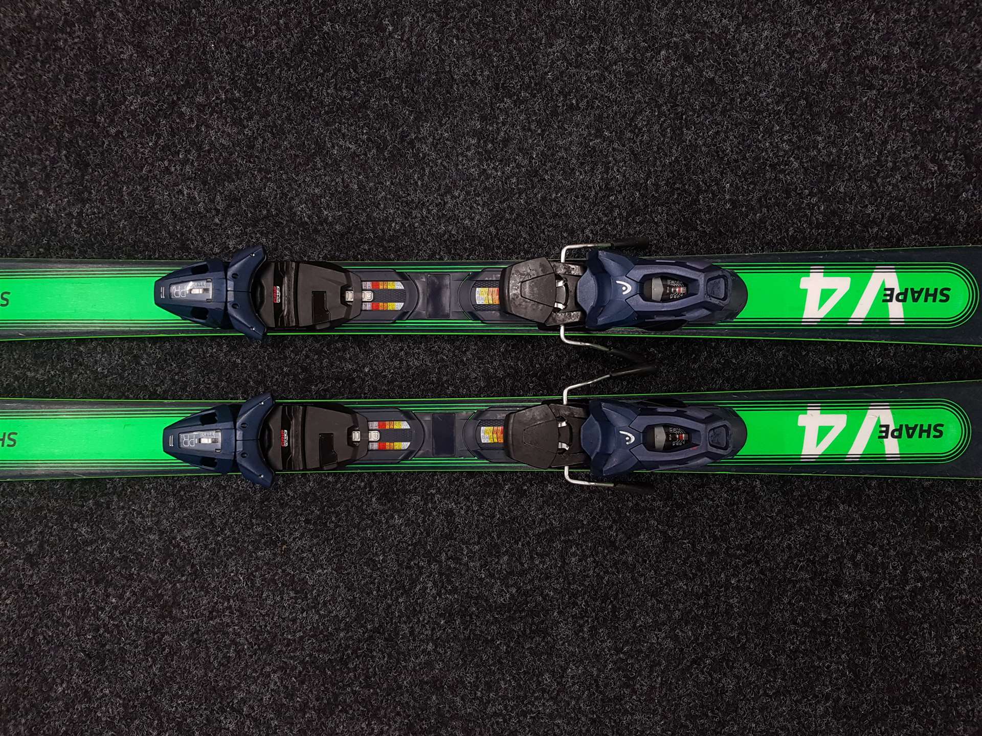Použité lyže HEAD Shape V4 + vázání Head PR 11