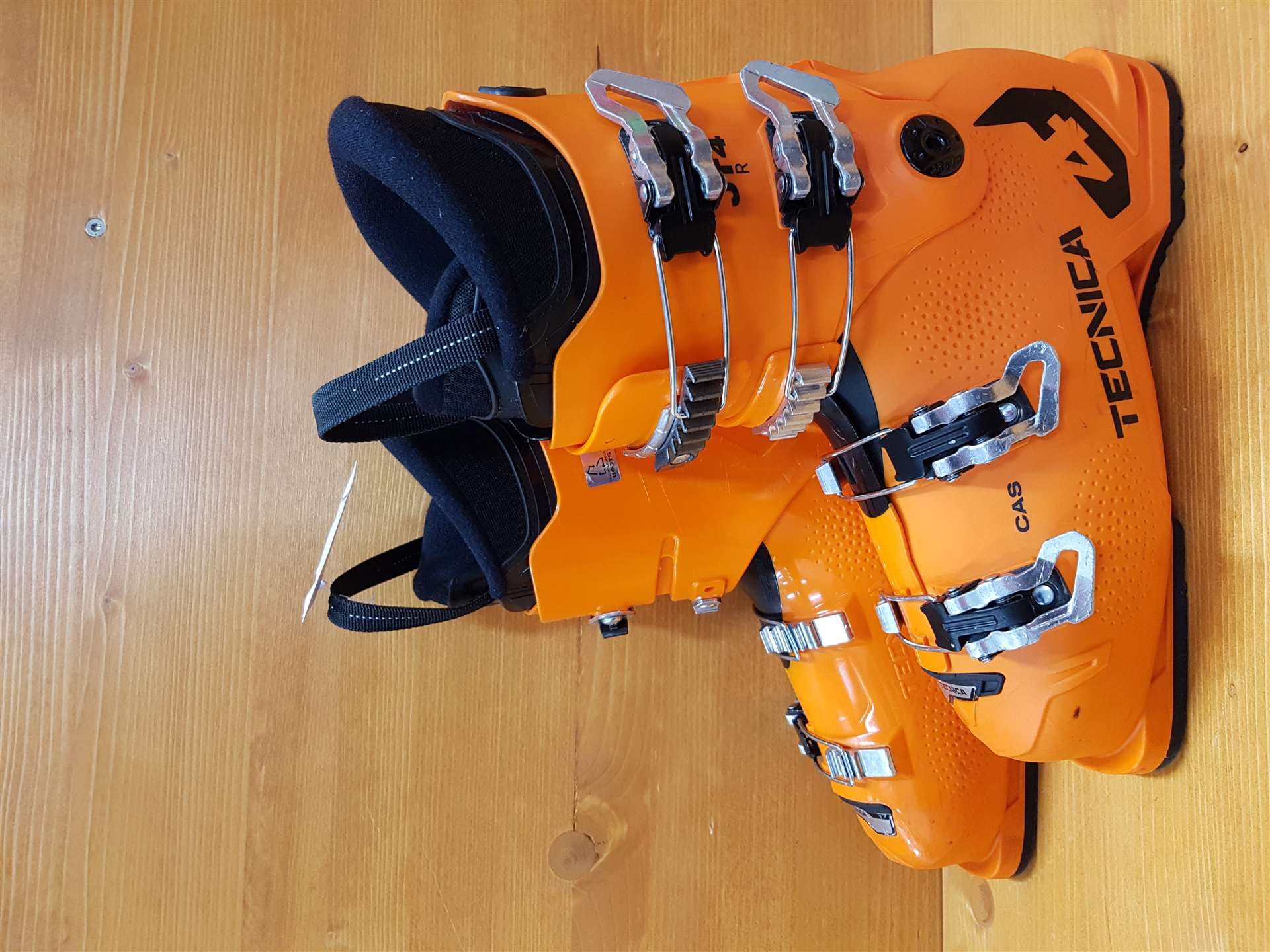 Použité lyžiarky TECNICA JT4 R