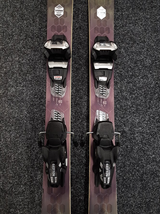 Bazárové lyže Nordica Navigator 90 Titanium