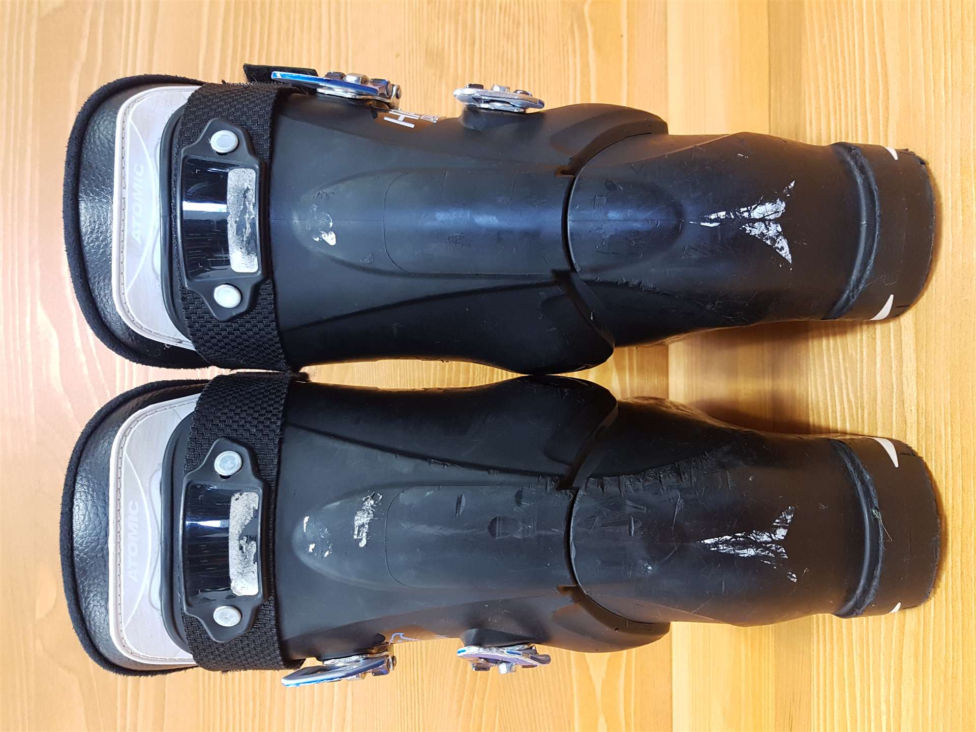 Použité lyžiarky ATOMIC Hawx Magna R70 W