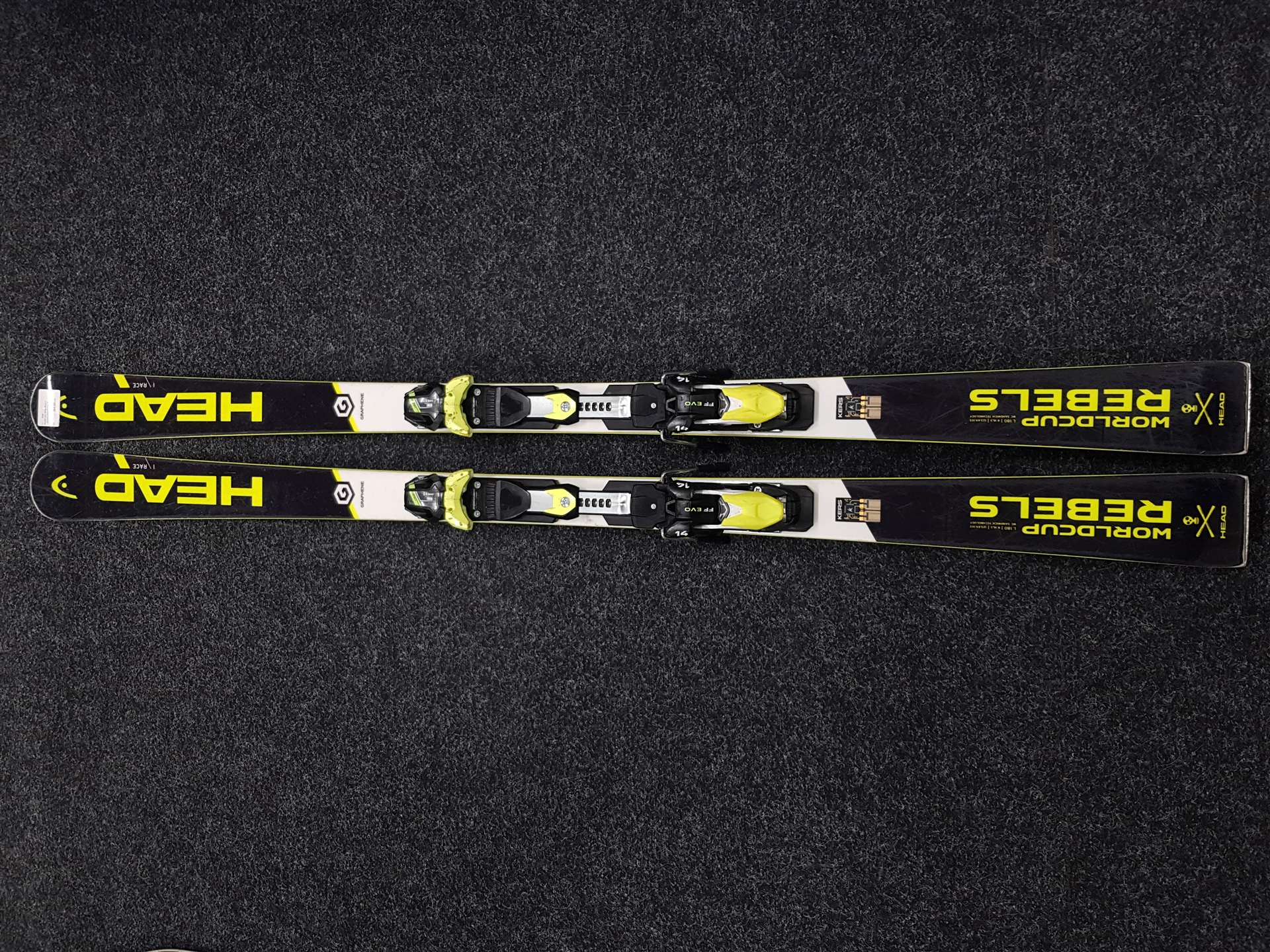 Schiuri HEAD I/Race folosite + legături Head FF Evo 14