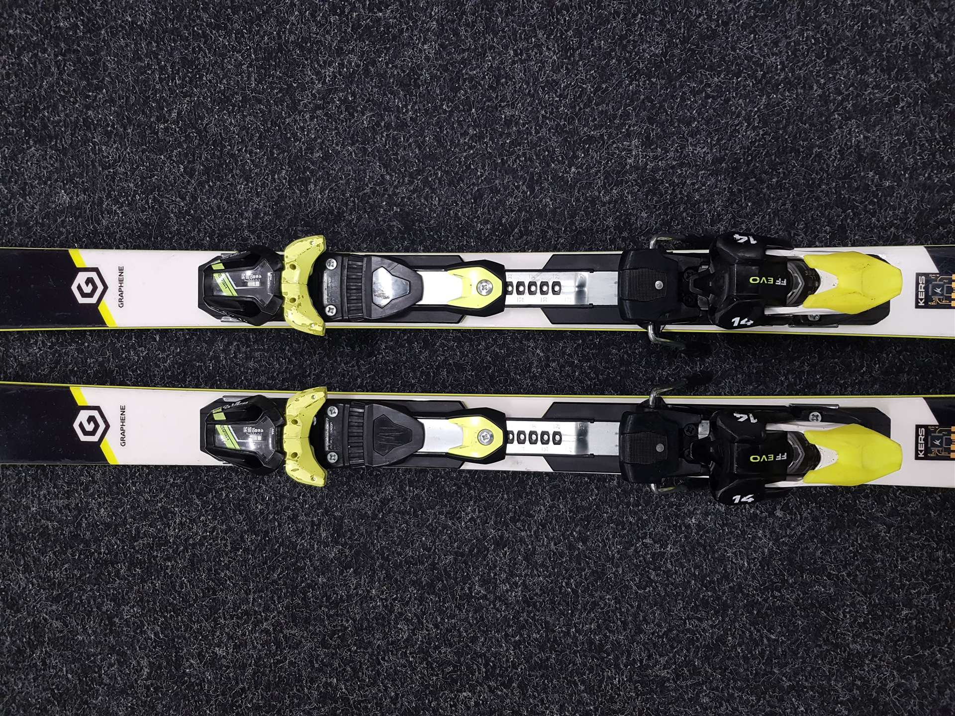 Schiuri HEAD I/Race folosite + legături Head FF Evo 14