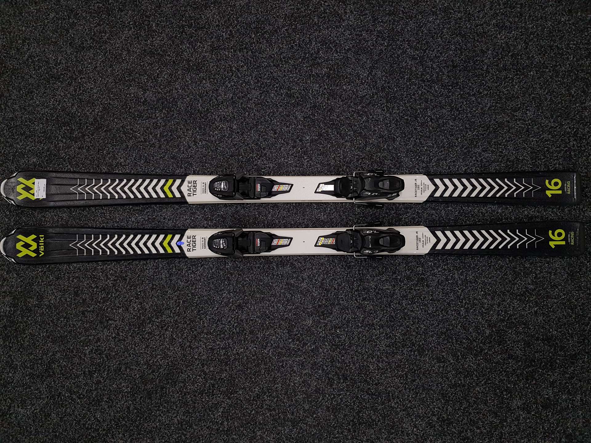 Bazárové lyže VOLKL Race Tiger 16