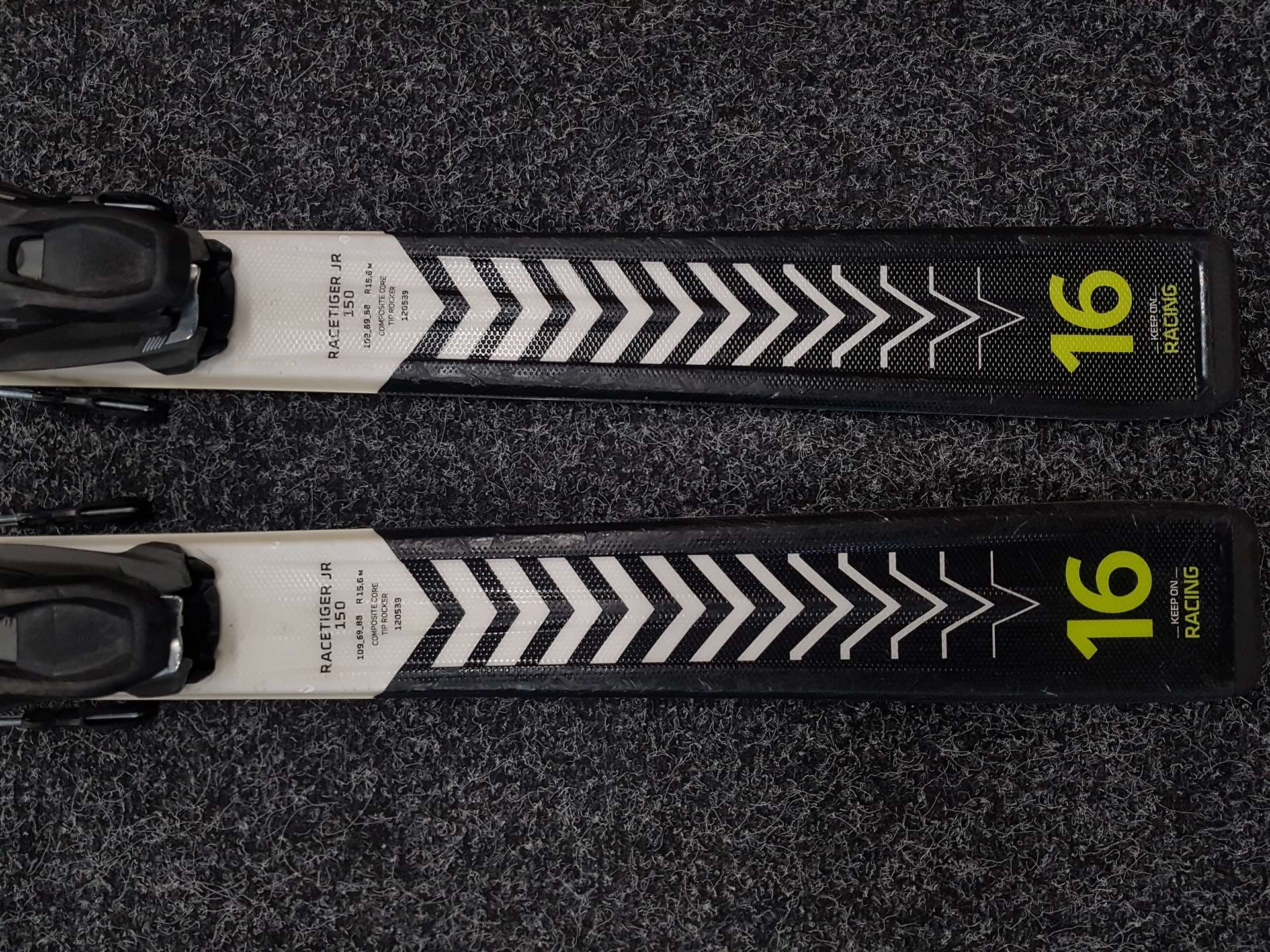 Bazárové lyže VOLKL Race Tiger 16