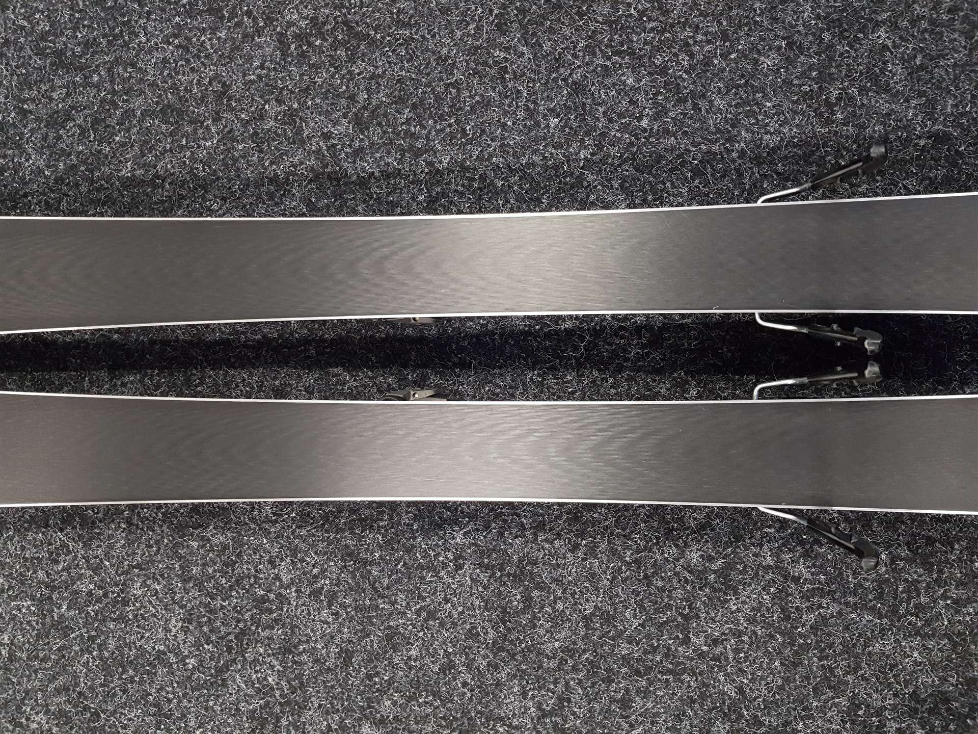 Schiuri VOLKL Viola Flair folosite + legături Marker FTD 10