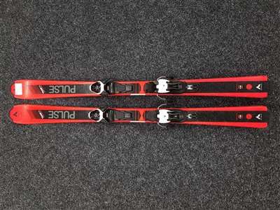 Sci da bambino McKINLEY Pulse usati + attacchi McKINLEY JW 55