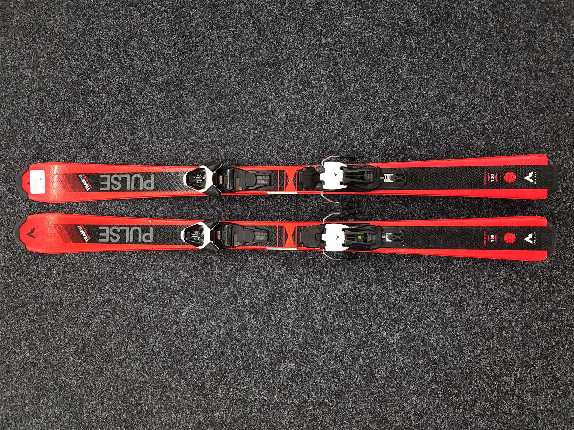 Použité detské lyže McKINLEY Pulse + viazanie  McKINLEY JW 55