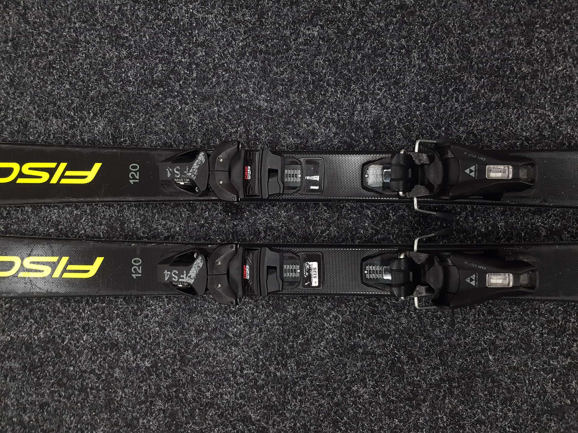 Použité dětské lyže FISCHER Race + vázání Fischer FS 4