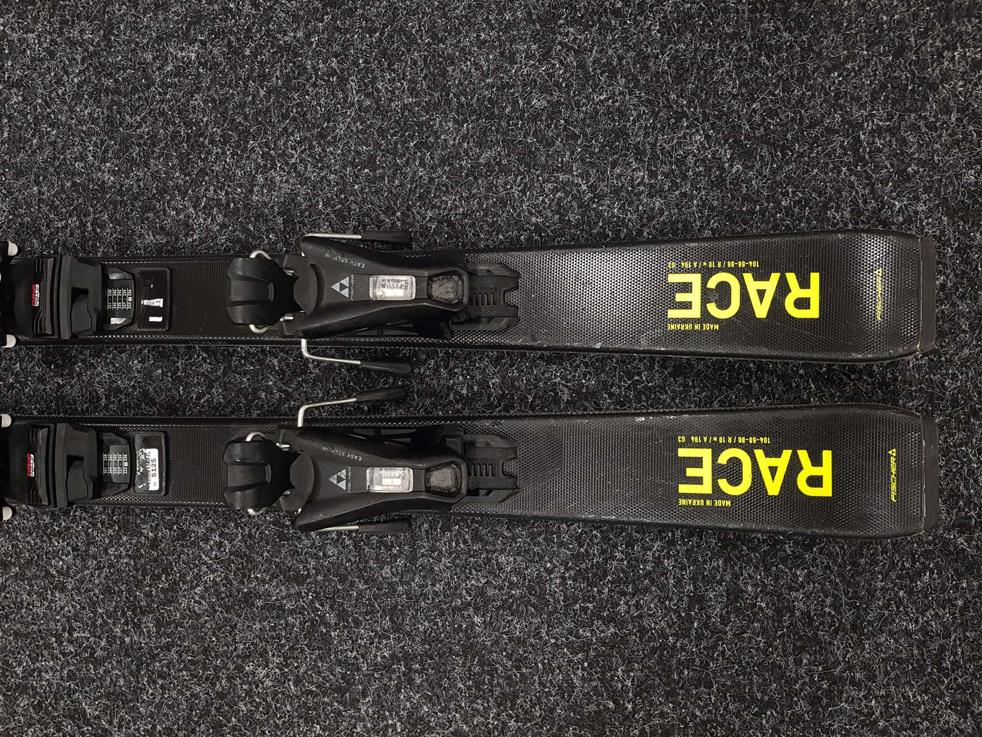 Použité dětské lyže FISCHER Race + vázání Fischer FS 4