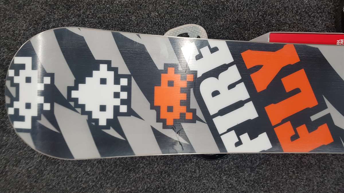 Bazar snowboardowy Plusk Firefly
