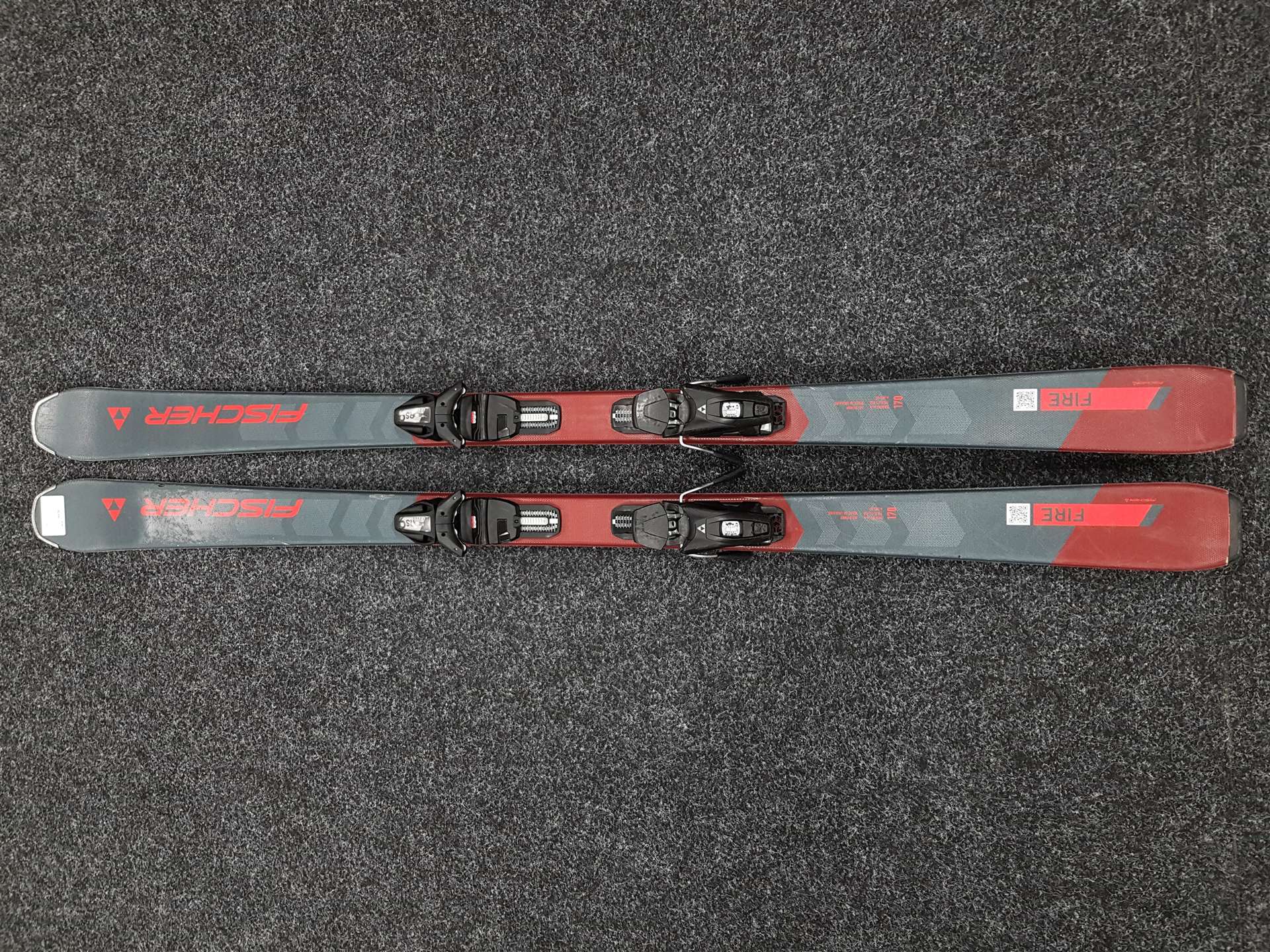 Gebrauchte FISCHER Fire Ski + Fischer TS 9 Bindungen