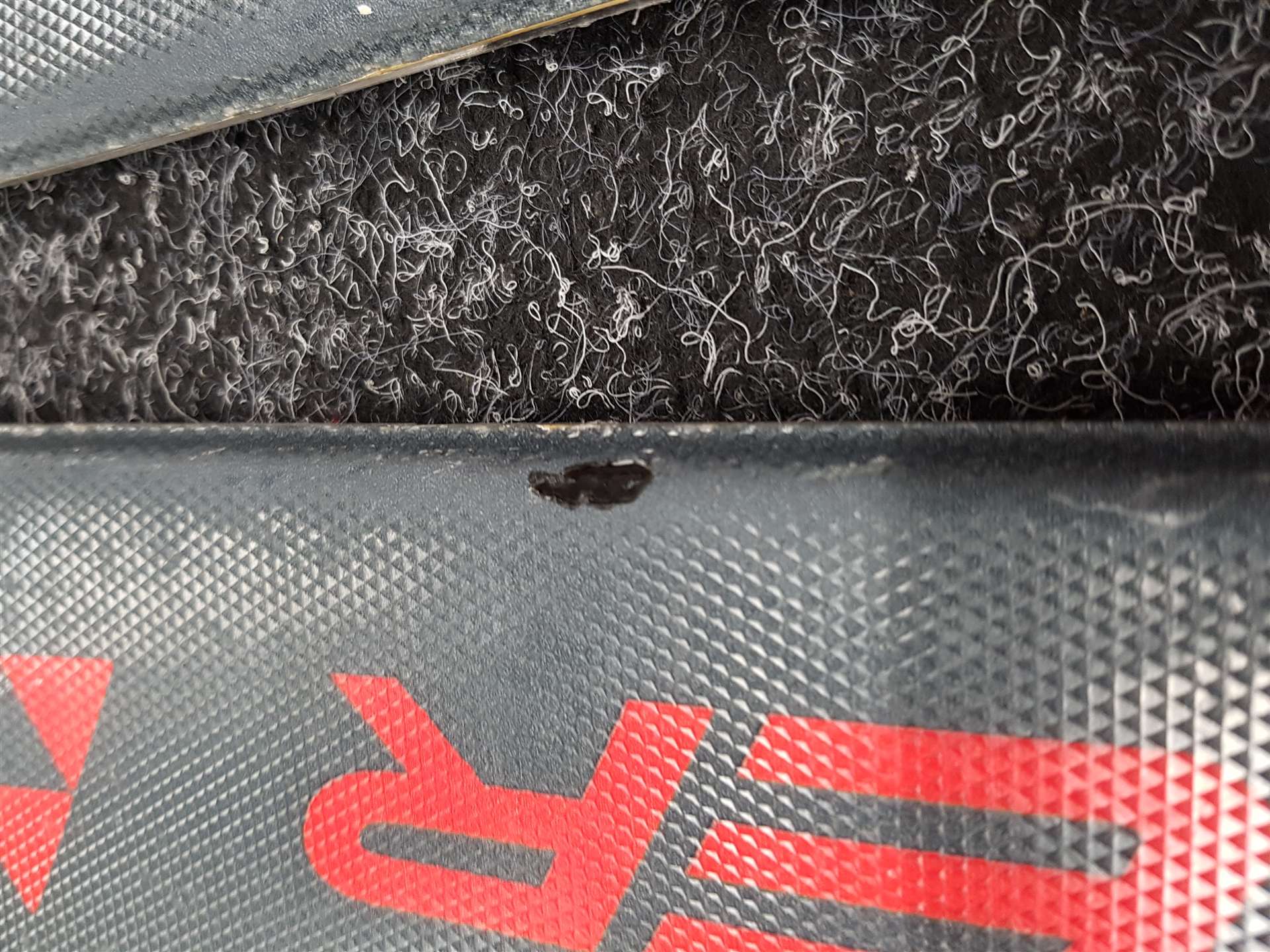 Použité lyže FISCHER Fire + viazanie Fischer TS 9