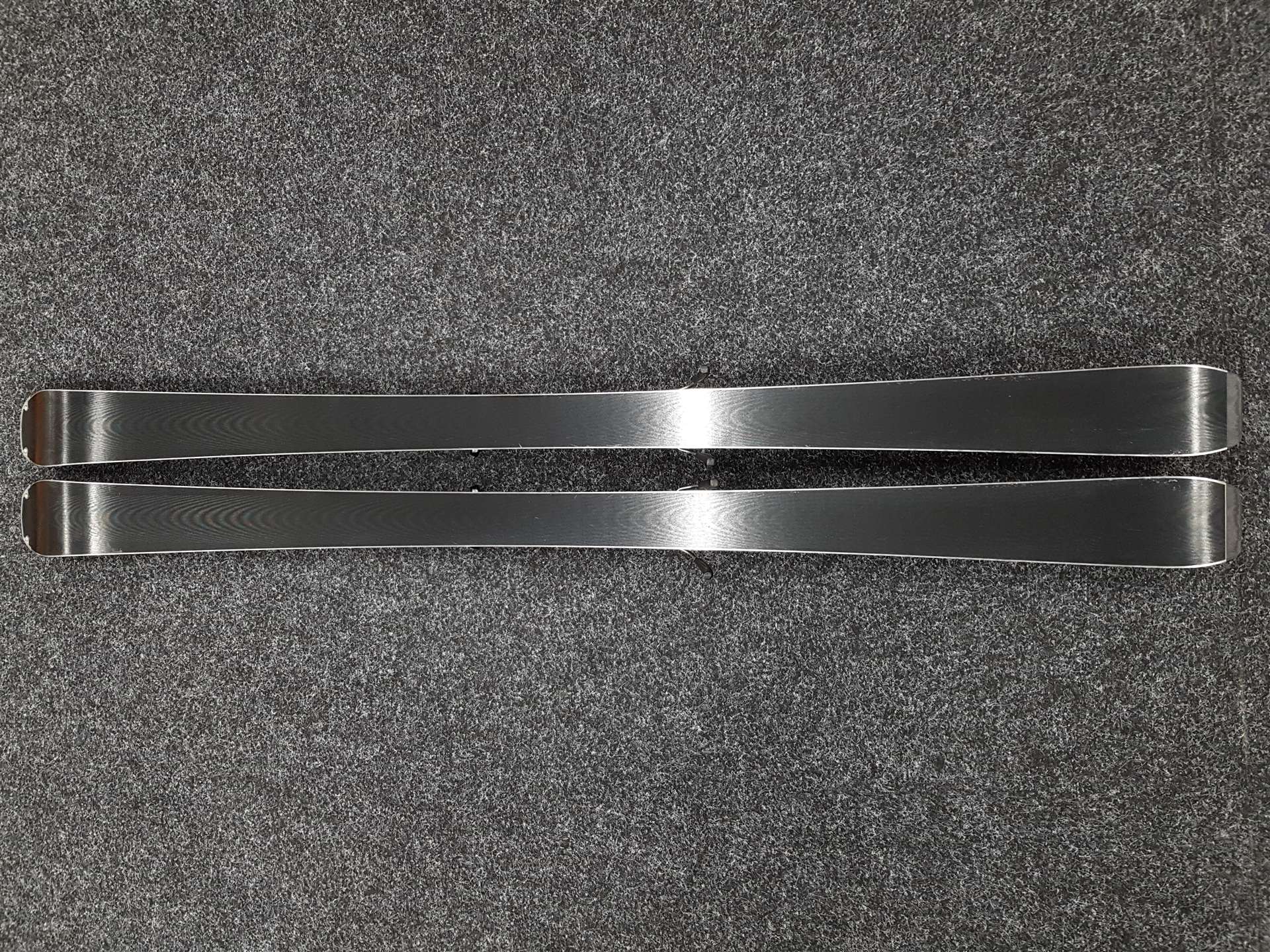 Použité lyže FISCHER Fire + viazanie Fischer TS 9