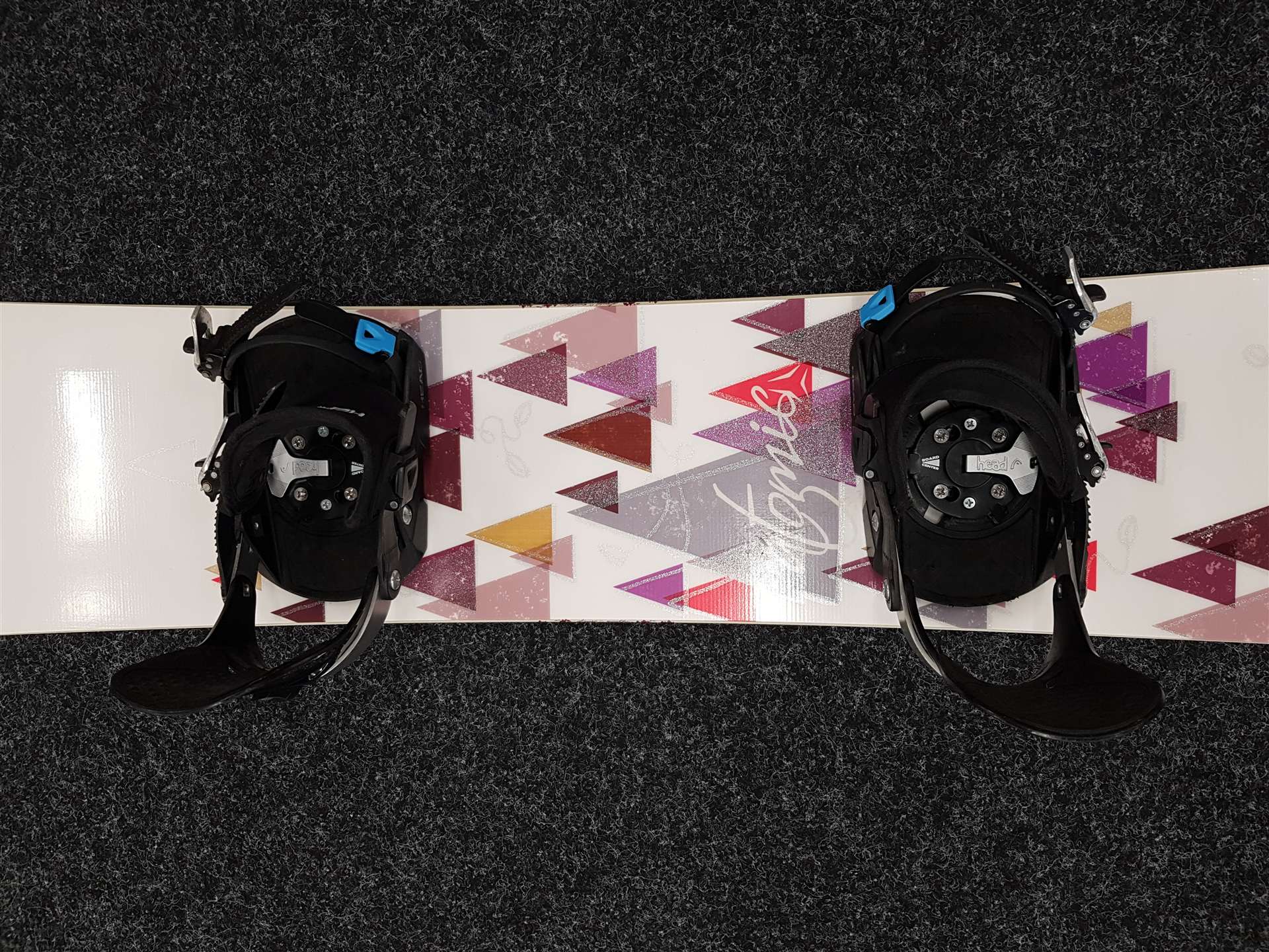 Gebrauchtes ATOMIC Eighties Snowboard + Head Bindungen Größe S/M