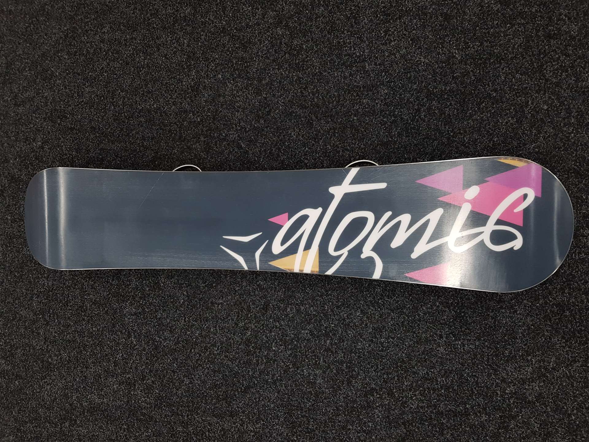 Gebrauchtes ATOMIC Eighties Snowboard + Head Bindungen Größe S/M
