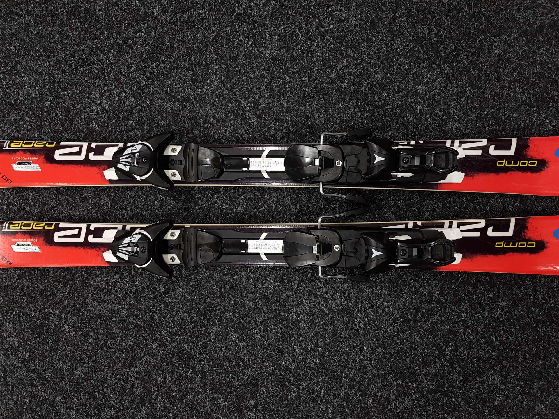 Použité lyže ATOMIC Race Ti + vázání Atomic XTO 12