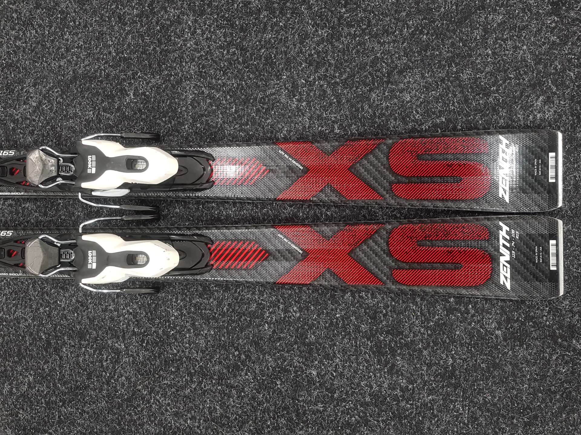 Esquís ROSSIGNOL Zenith SX usados + fijaciones Look Xpress 10