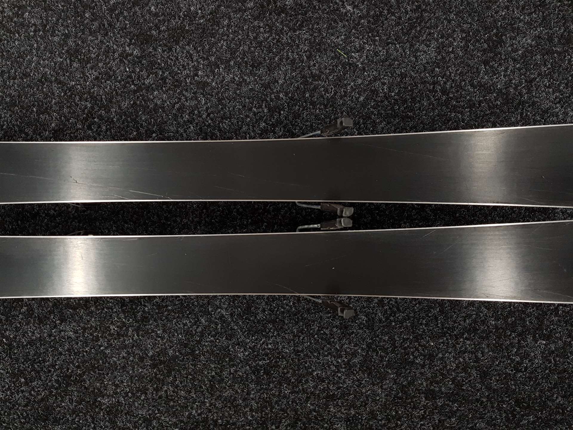 Gebrauchte SALOMON Race-Ski + Salomon 5-Bindungen