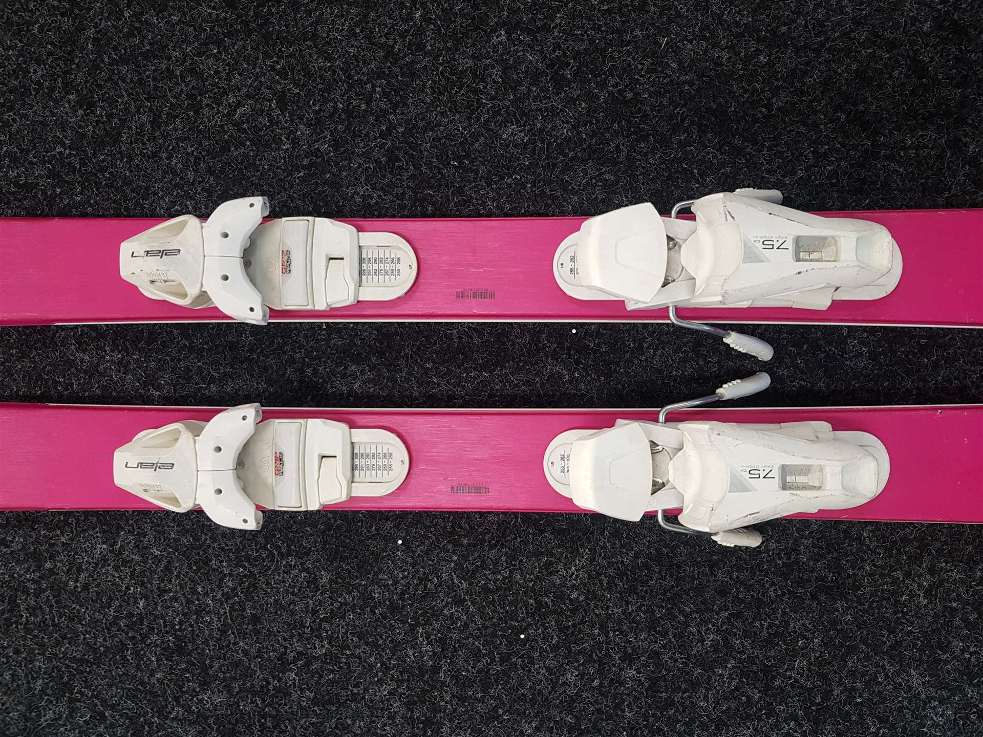 Gebrauchte ELAN Ace Ski + Elan 7.5 Bindungen