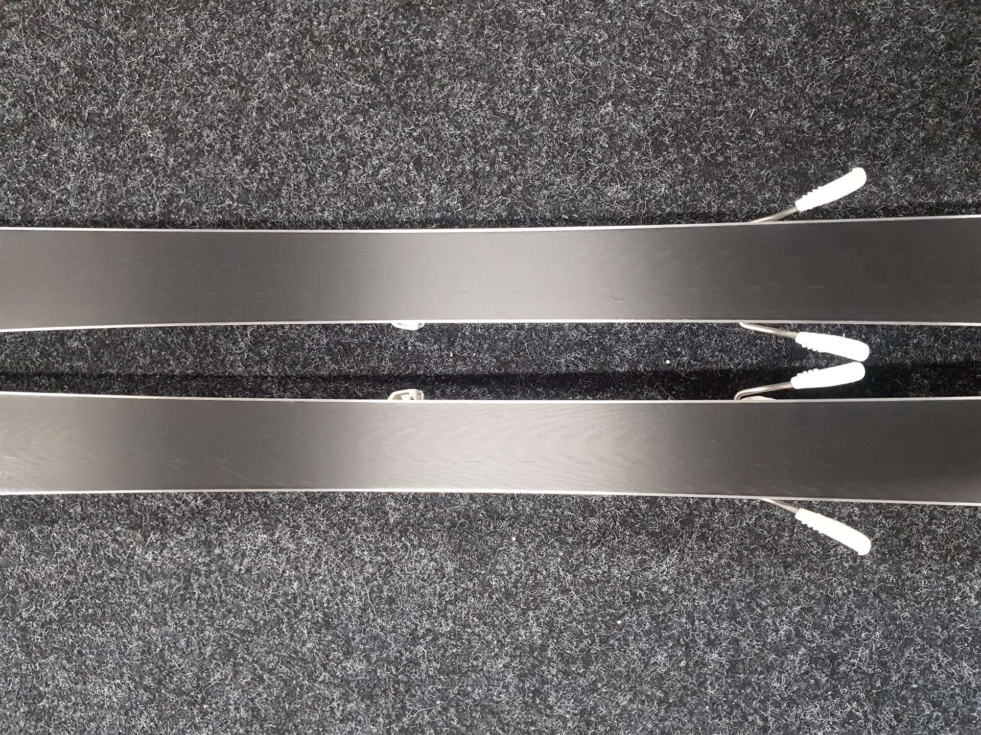 Gebrauchte ELAN Ace Ski + Elan 7.5 Bindungen