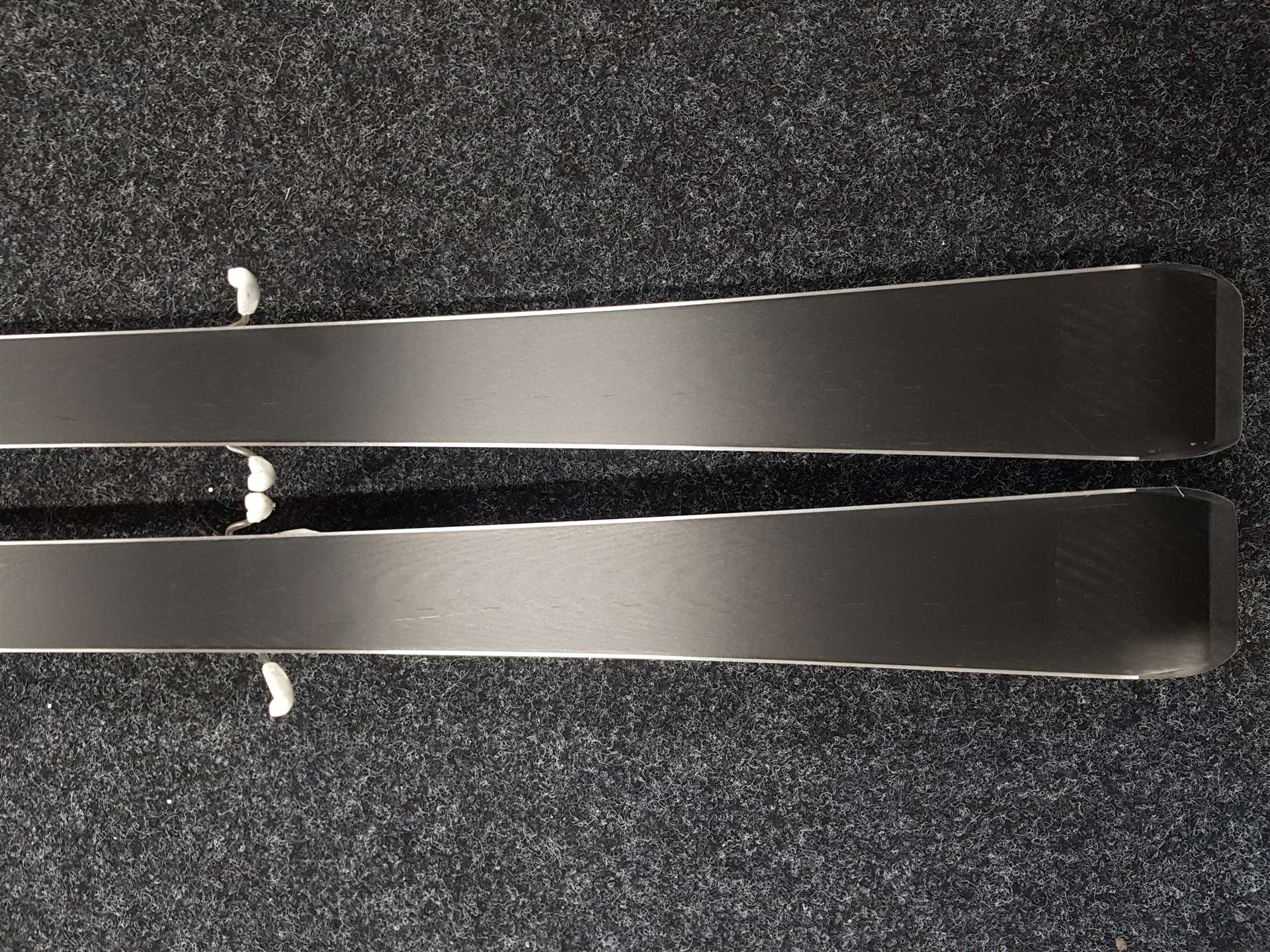 Gebrauchte ELAN Ace Ski + Elan 7.5 Bindungen