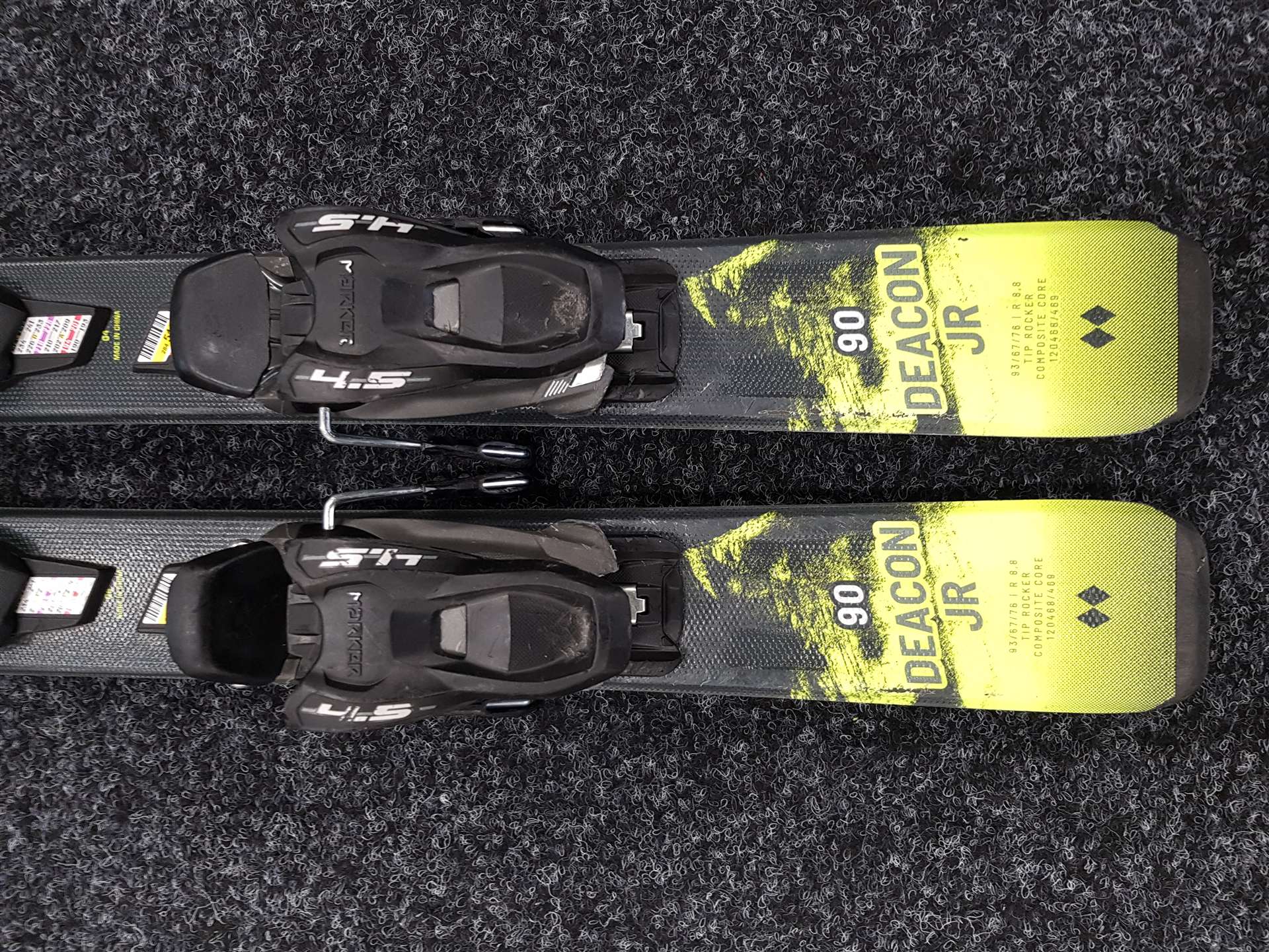 Použité dětské lyže VOLKL Deacon JR + vázání Marker 4.5