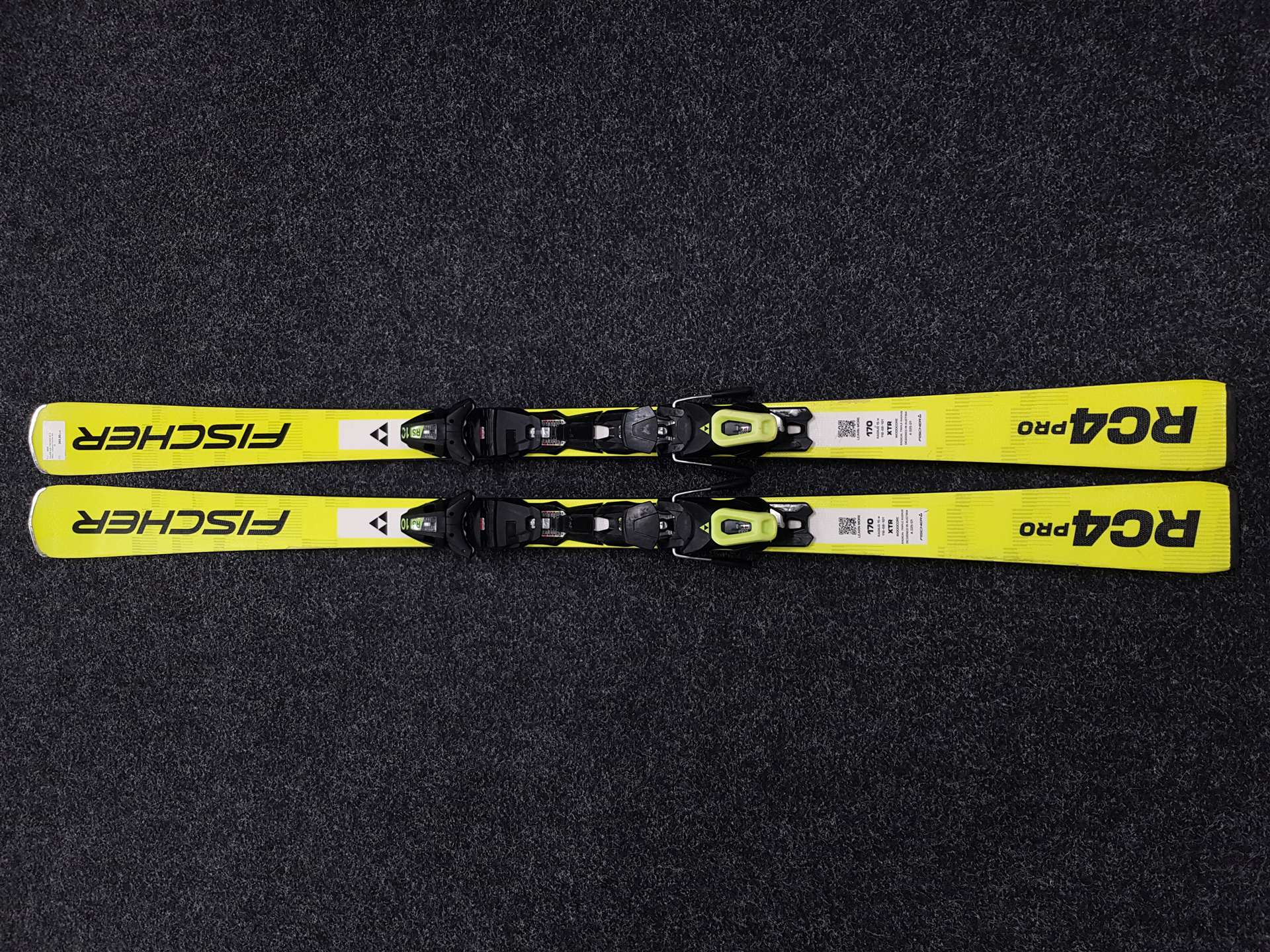 Gebrauchte FISCHER RC 4 PRO Ski + Fischer RS 10 Bindungen