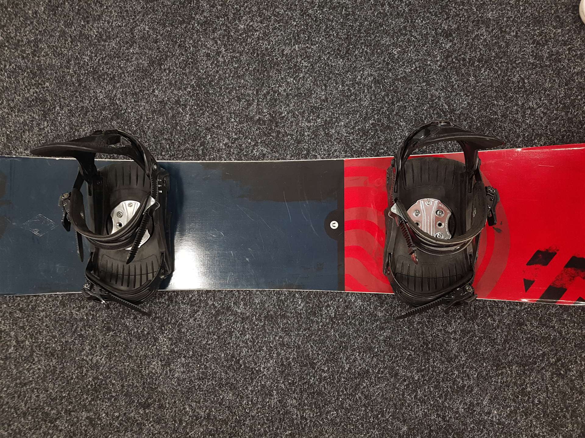 Snowboard K2 Raygun usato + attacchi Intercharger taglia L
