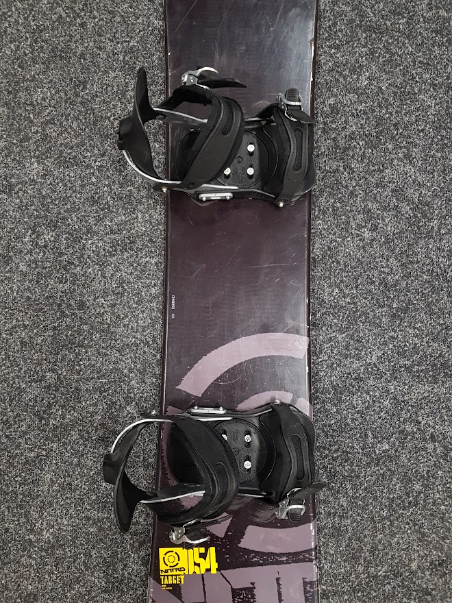 Używana deska snowboardowa Nitro Target + wiązania Snowmaster rozmiar L/XL