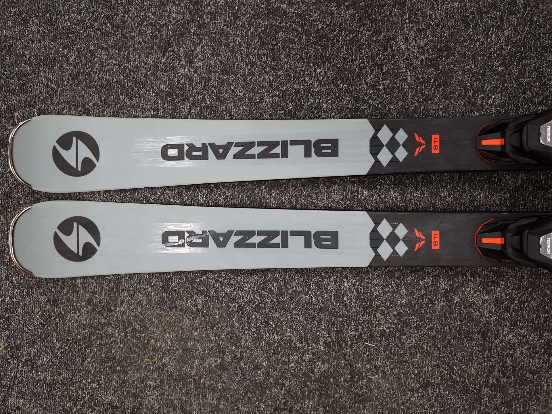 Použité lyže BLIZZARD FIREBIRD