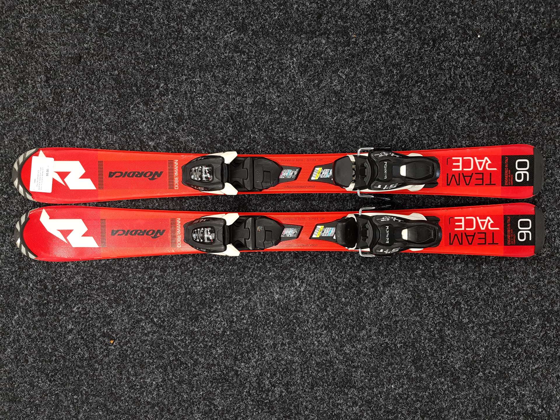 Použité dětské lyže NORDICA Doberman Team Race + vázání Marker 4.5