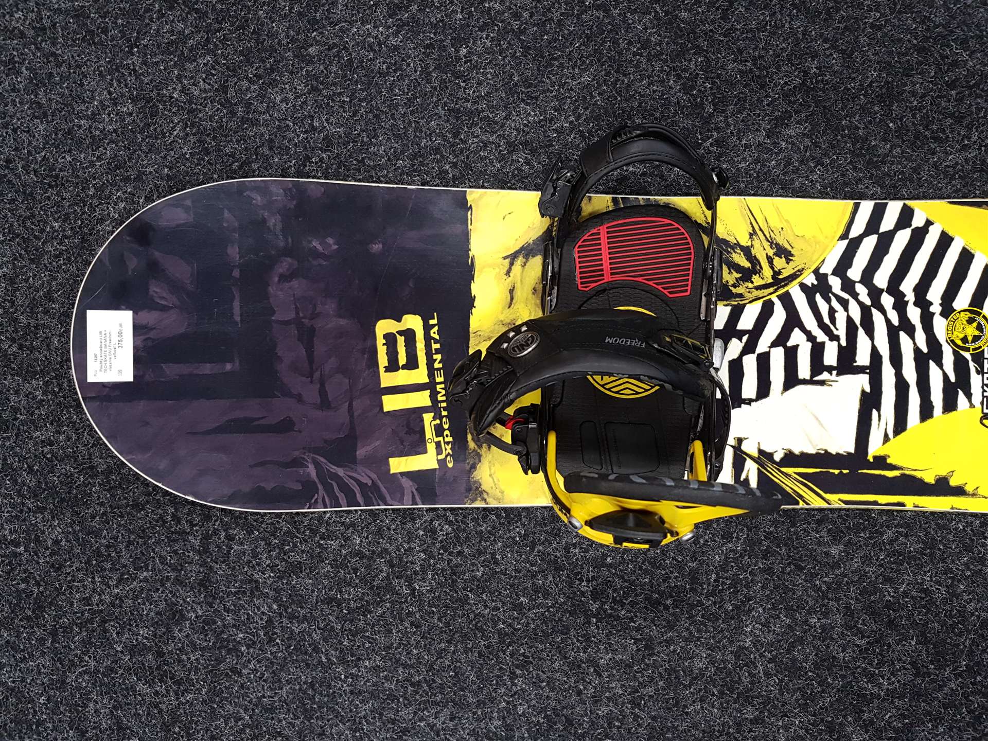 Snowboard d'occasion LIB TECH SKATE BANANA + fixations GNU Freedom taille L