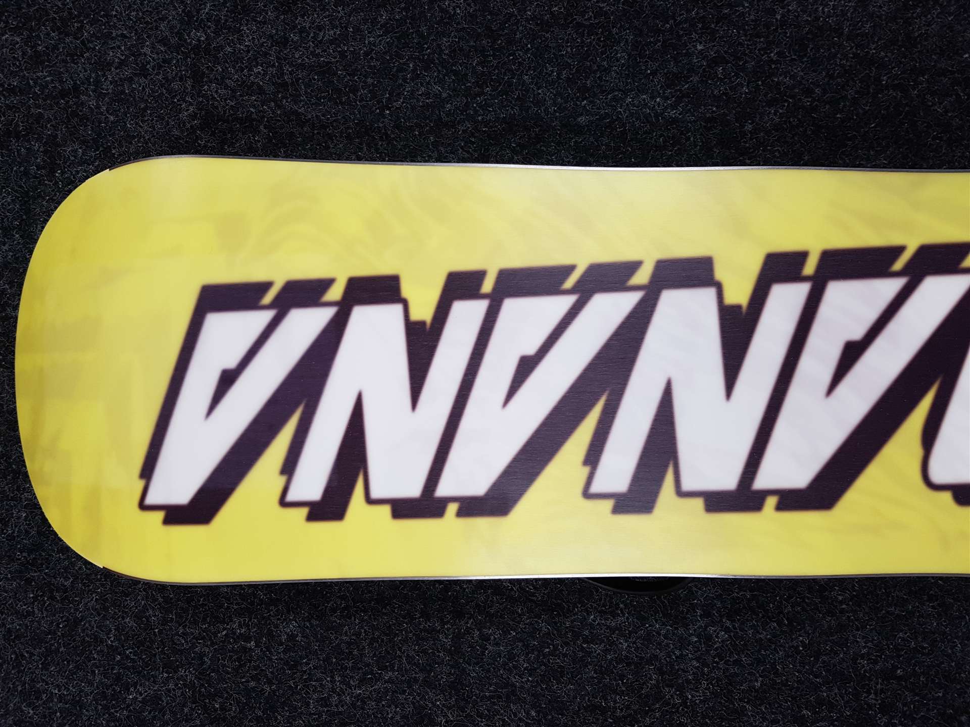 Snowboard d'occasion LIB TECH SKATE BANANA + fixations GNU Freedom taille L