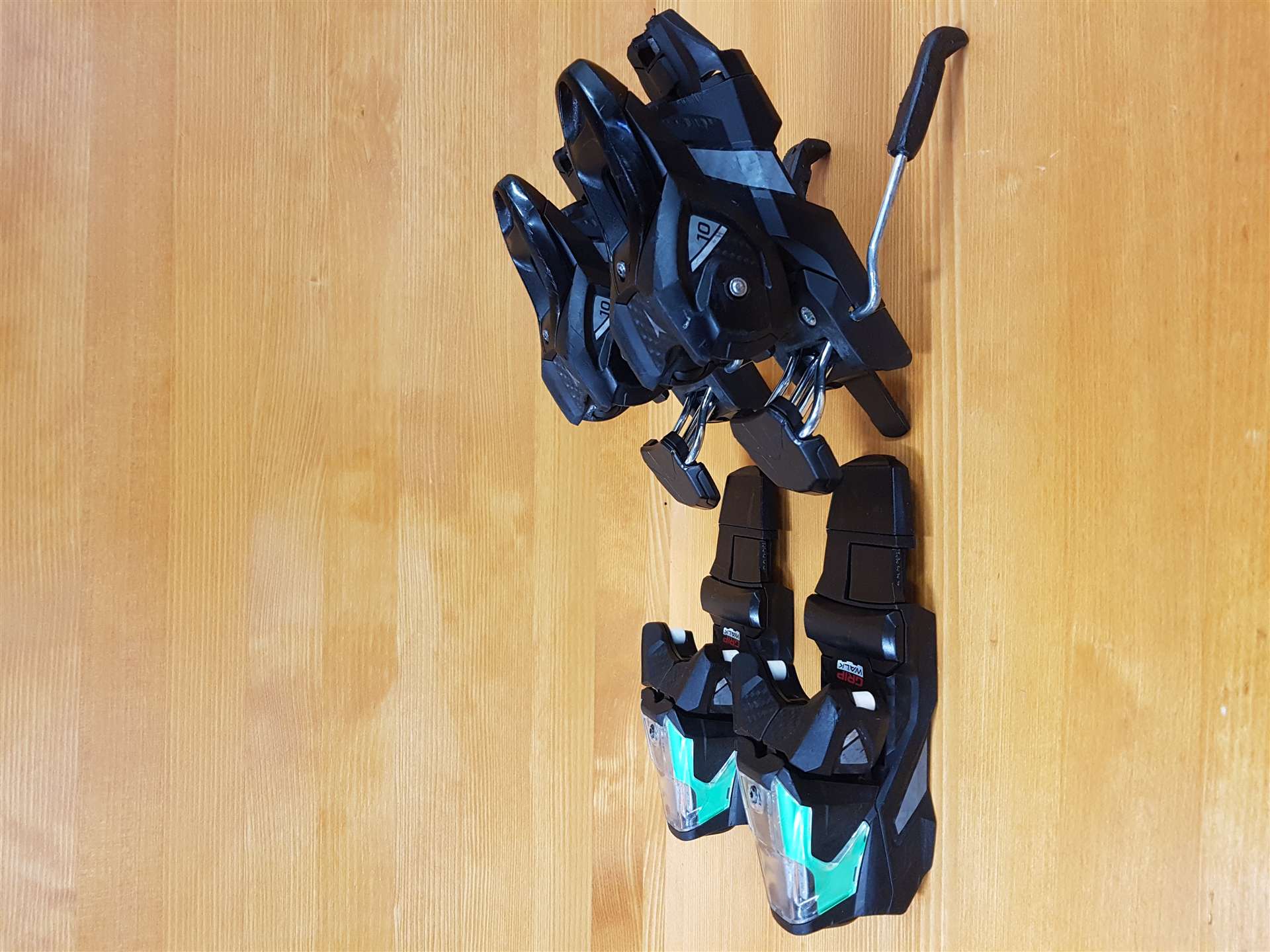 Utilizzato il connettore Atomic M Ten 10 (DIN10)