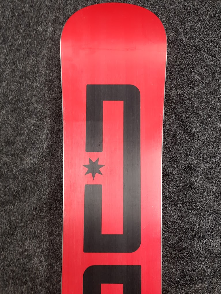 Deska snowboardowa Bazaar DC Focus + wiązania Salomon SpeedFit w rozmiarze S/M